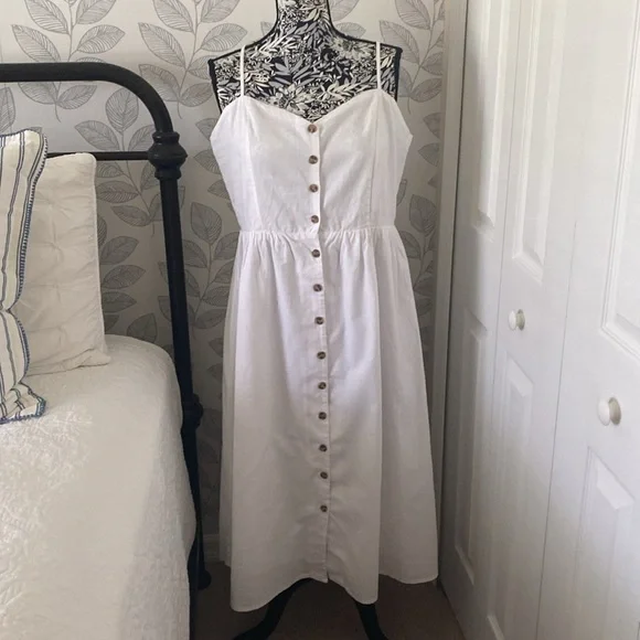 H&M white linen blend button front dress with back smocking for easy fit - Picture 2 of 10